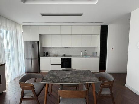 4 otaqlı yeni tikili - Ağ şəhər q. - 157 m²