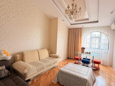 2-комн. вторичка - м. Ахмедлы - 75 м²