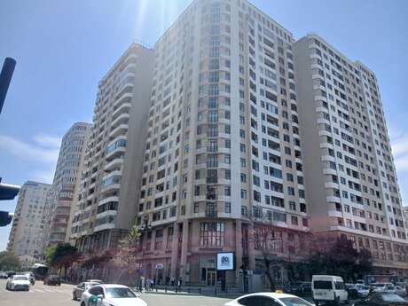 4 otaqlı yeni tikili - Elmlər Akademiyası m. - 222 m²