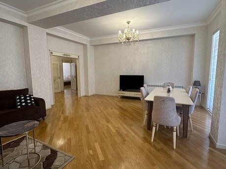 3 otaqlı yeni tikili - Şah İsmayıl Xətai m. - 155 m²