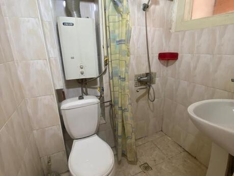 2 otaqlı köhnə tikili - Elmlər Akademiyası m. - 55 m²