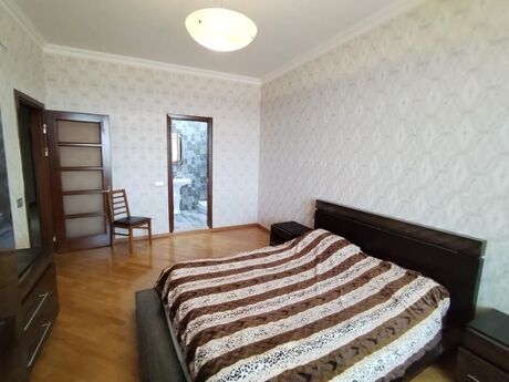 3-комн. новостройка - м. Ичеришехер - 150 м²