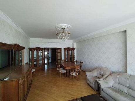 3-комн. новостройка - м. Ичеришехер - 150 м²