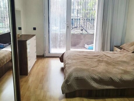 3 otaqlı köhnə tikili - İnşaatçılar m. - 75 m²