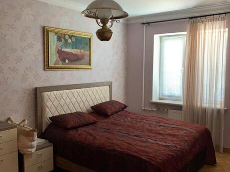 4-комн. вторичка - м. Элмляр Академиясы - 120 м²