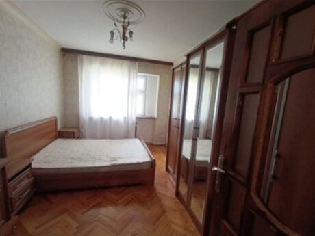 3 otaqlı köhnə tikili - Yeni Günəşli q. - 80 m²