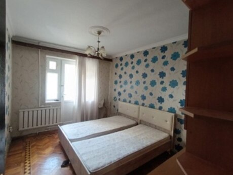 3 otaqlı köhnə tikili - Yeni Günəşli q. - 80 m²