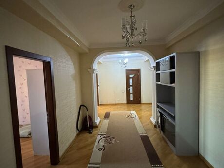 4 otaqlı yeni tikili - 8 Noyabr m. - 180 m²