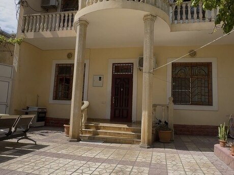 6 otaqlı həyət evi/bağ evi - Nəriman Nərimanov m. - 190 m²
