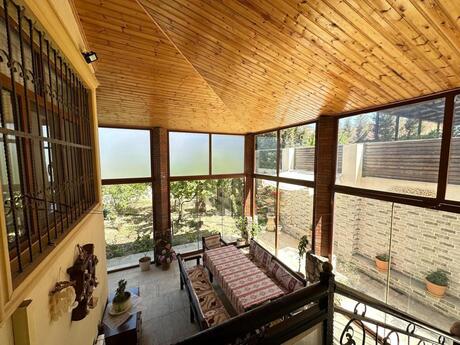 5 otaqlı həyət evi/bağ evi - Saray q. - 270 m²