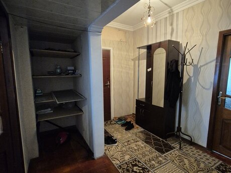 3 otaqlı köhnə tikili - Bakıxanov q. - 80 m²