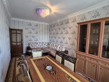 3 otaqlı köhnə tikili - Bakıxanov q. - 80 m²