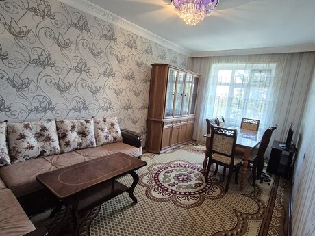 3 otaqlı köhnə tikili - Bakıxanov q. - 80 m²