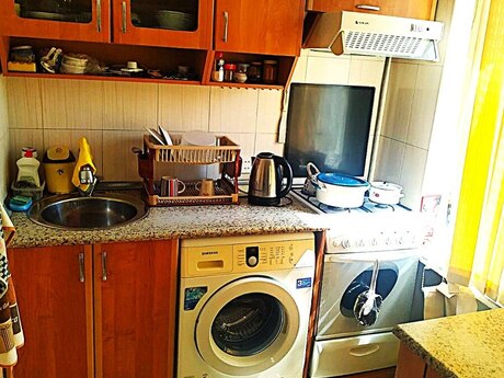2 otaqlı köhnə tikili - Qara Qarayev m. - 45 m²