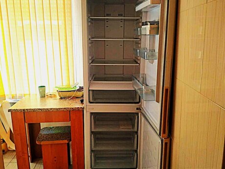 2 otaqlı köhnə tikili - Qara Qarayev m. - 45 m²