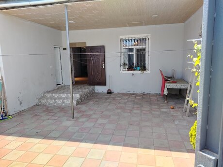 3 otaqlı həyət evi/bağ evi - Ağ şəhər q. - 80 m²