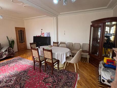 5-комн. вторичка - м. Ази Асланов - 110 м²