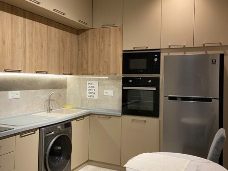 2 otaqlı yeni tikili - 8 Noyabr m. - 70 m²