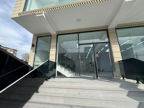 Obyekt - Xalqlar Dostluğu m. - 165 m²