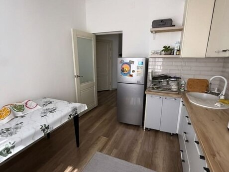 2 otaqlı yeni tikili - İnşaatçılar m. - 50 m²