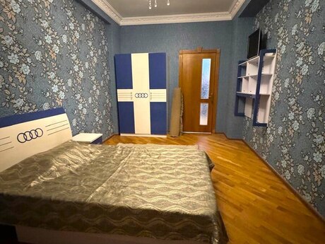 3-комн. новостройка - м. 8 ноября - 125 м²