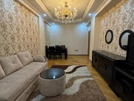3-комн. новостройка - м. 8 ноября - 125 м²