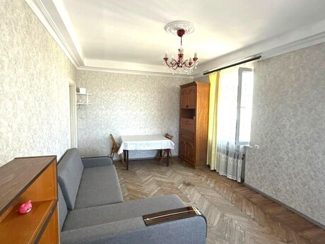 1 otaqlı köhnə tikili - Bakıxanov q. - 55 m²