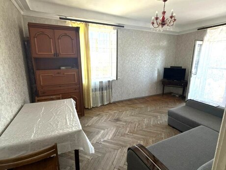 1 otaqlı köhnə tikili - Bakıxanov q. - 55 m²