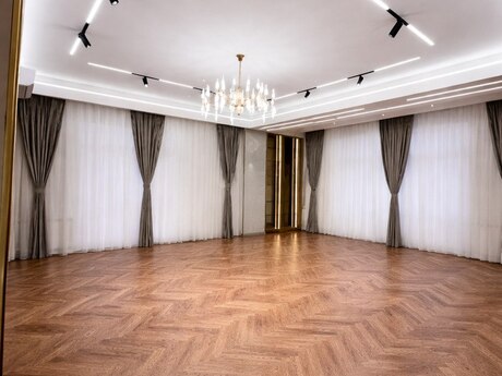 4-комн. новостройка - м. 28 мая - 195 м²