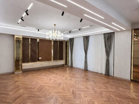4-комн. новостройка - м. 28 мая - 195 м²
