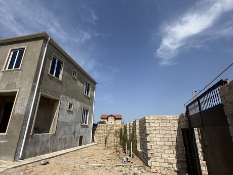 5 otaqlı həyət evi/bağ evi - Albalılıq q. - 220 m²