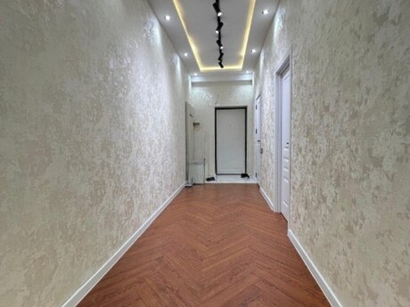 3-комн. новостройка - м. Элмляр Академиясы - 65 м²