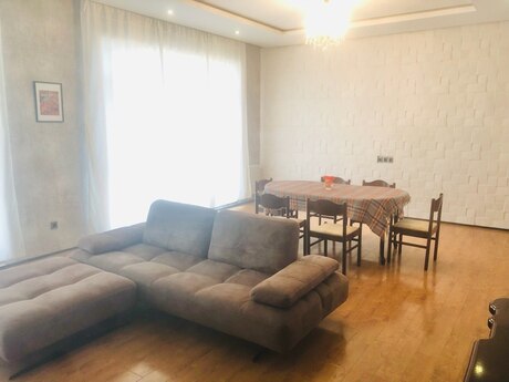 5 otaqlı həyət evi/bağ evi - Masazır q. - 280 m²