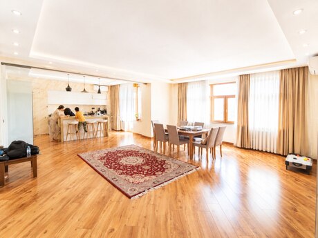 4 otaqlı yeni tikili - Şah İsmayıl Xətai m. - 168 m²