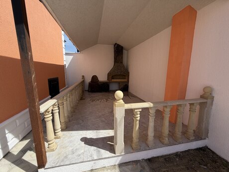 4 otaqlı həyət evi/bağ evi - Savalan q. - 94 m²