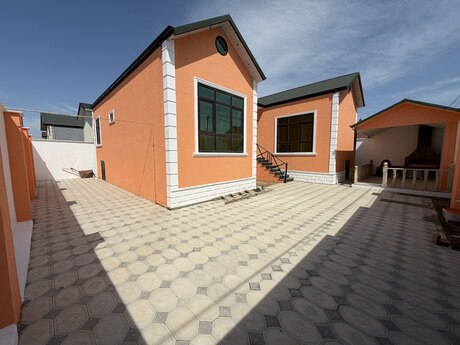 4 otaqlı həyət evi/bağ evi - Savalan q. - 94 m²