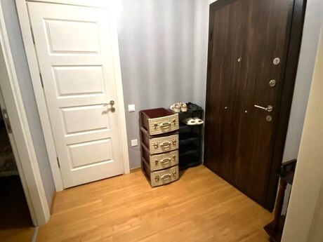 2-комн. вторичка - м. 20 января - 61 м²