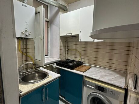 1 otaqlı köhnə tikili - Bakıxanov q. - 32 m²