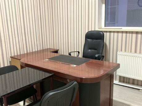 7-комн. офис - м. Элмляр Академиясы - 125 м²