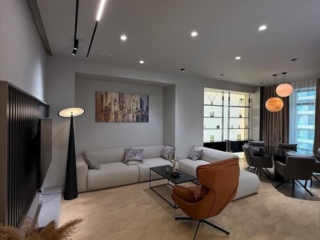 3 otaqlı yeni tikili - 8 Noyabr m. - 148 m²