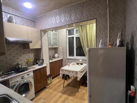 2 otaqlı köhnə tikili - Azadlıq Prospekti m. - 65 m²