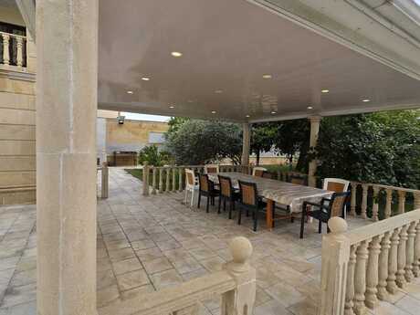 6 otaqlı həyət evi/bağ evi - Novxanı q. - 300 m²