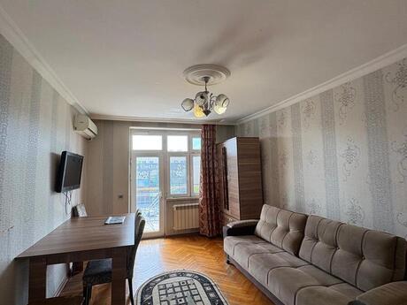 Elan №6132708 - Bakı, İnşaatçılar m., 2 otaqlı, 60 m², 3/5 mərtəbə