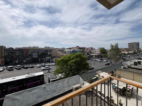 2 otaqlı köhnə tikili - İnşaatçılar m. - 60 m²