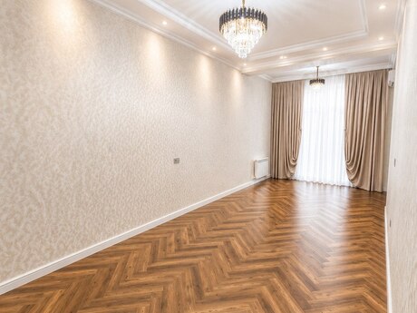 2-комн. новостройка - м. 28 мая - 95 м²