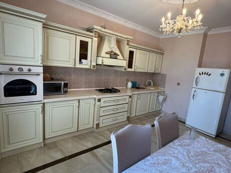 3 otaqlı yeni tikili - Şah İsmayıl Xətai m. - 138 m²