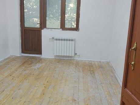 4-комн. вторичка - м. Гянджлик - 75 м²