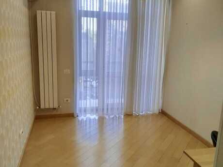 2-комн. вторичка - м. Элмляр Академиясы - 55 м²