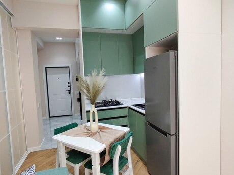 8-комн. новостройка - м. Кара Караев - 200 м²