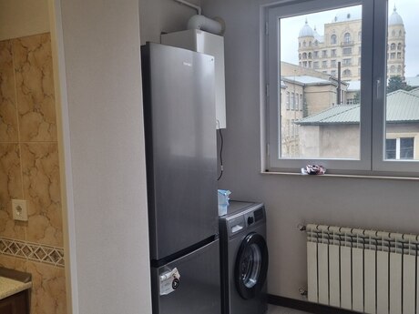 2 otaqlı köhnə tikili - 28 May m. - 70 m²